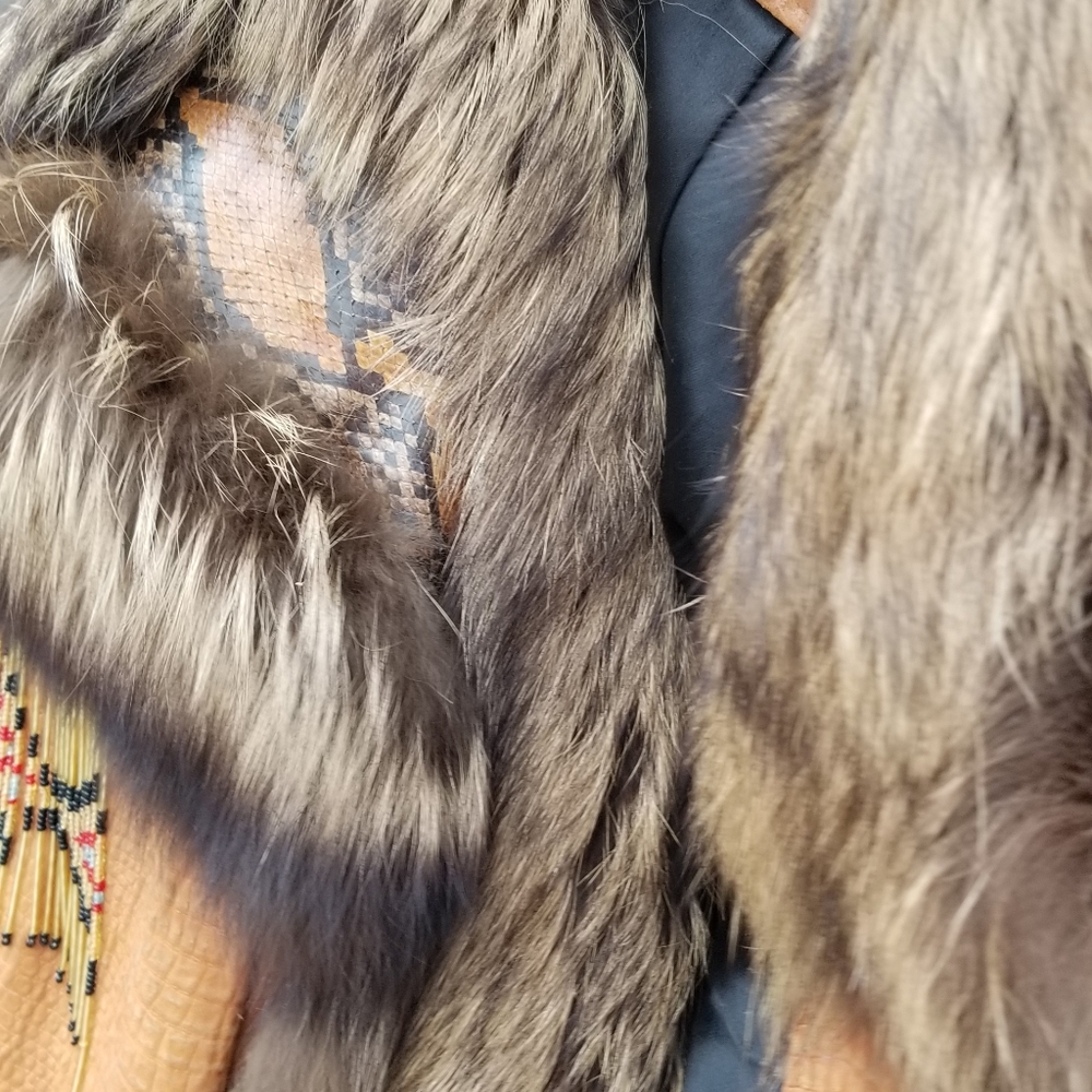 Coach - Picture 2 of 8